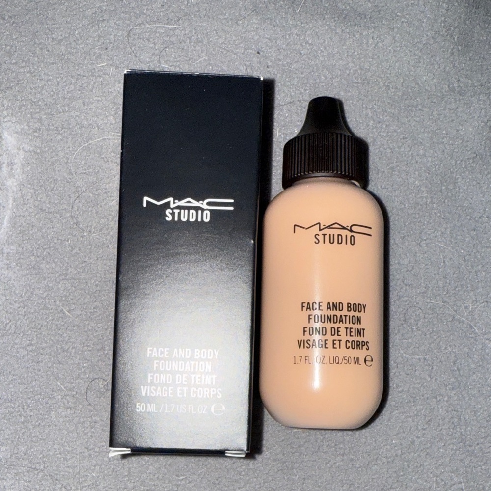 MAC Cosmetics Face and Body Foundation - Creamy Beige N2